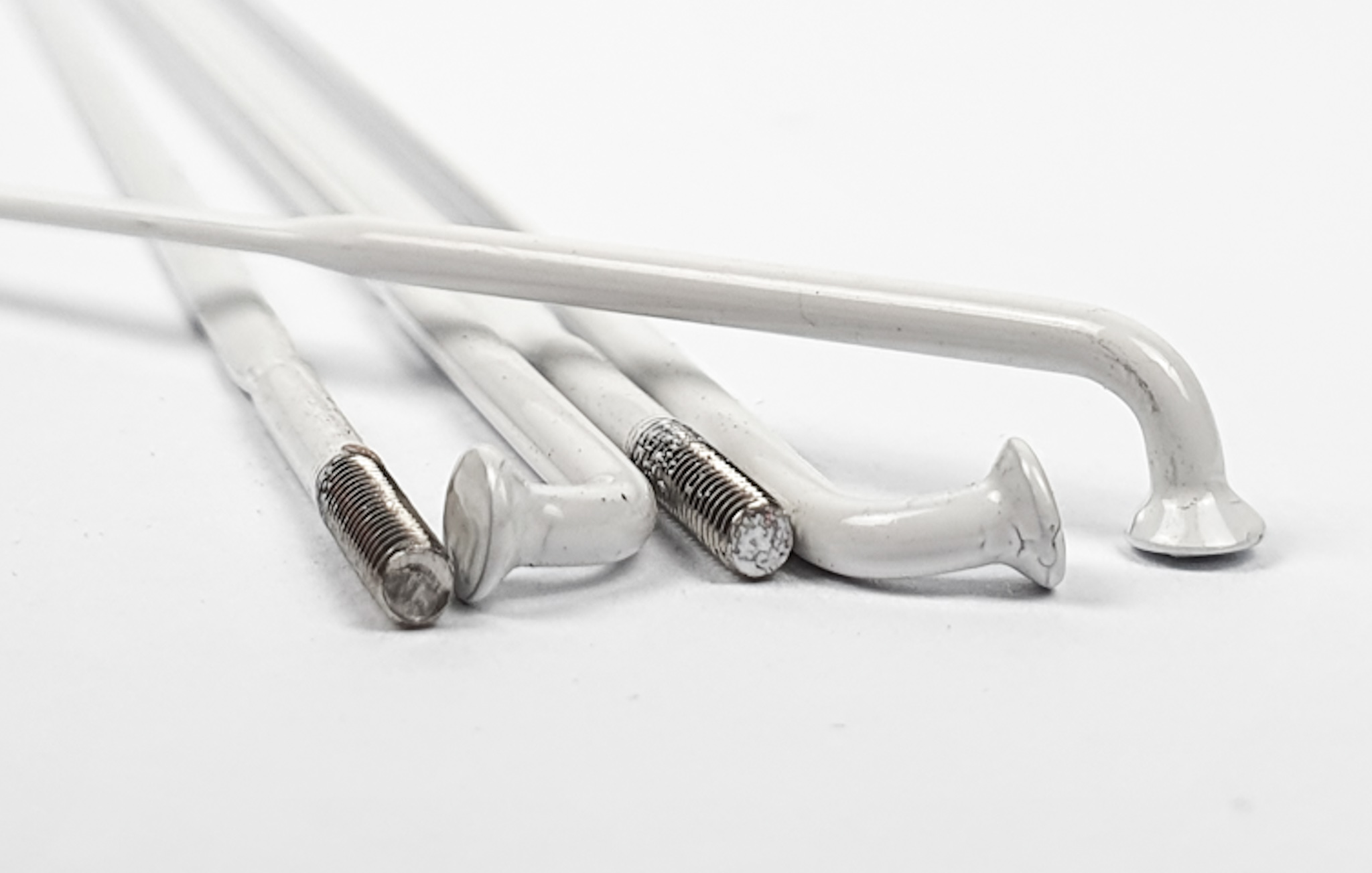 CN MAC 424 Messerspeichen 2.0/0.9x2.2/2.0mm weiss 248mm